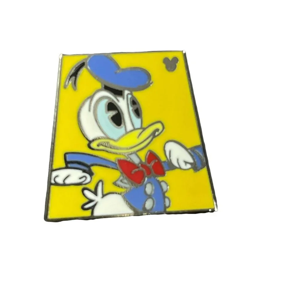 Disney Trading Pin Brooch Hidden Mickey Donald Duck Yellow Square Pin